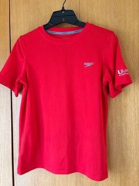 Speedo UV 50+ block the burn thin red rashguard mesh swim tee shirt boy’s Large